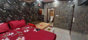 Aggarwal guest house lajpat nagar, rooms with private kitchen Android tv wifi and fridge